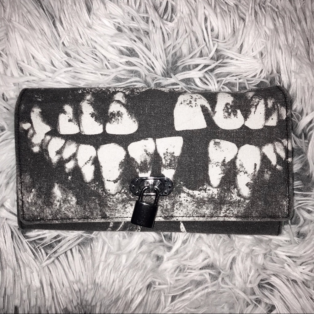 Iron Fist Missing Teeth wallet